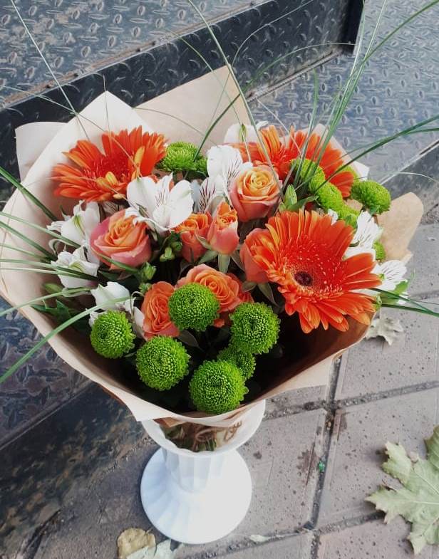 Букет цветов из: Герберы, Хризантемы, Альстромерии и Розы в Русской Гвоздевке