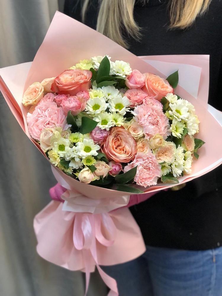 Букет цветов из: Гвоздики, Розы и Хризантемы в Русской Гвоздевке