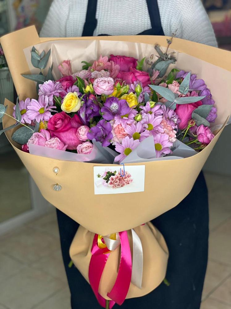 Букет цветов из: Хризантемы, Гвоздики и Альстромерии в Русской Гвоздевке