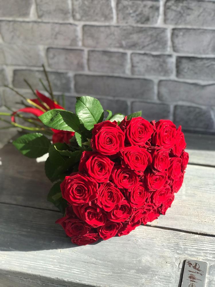 Букет Красные розы Фридом в Русской Гвоздевке
