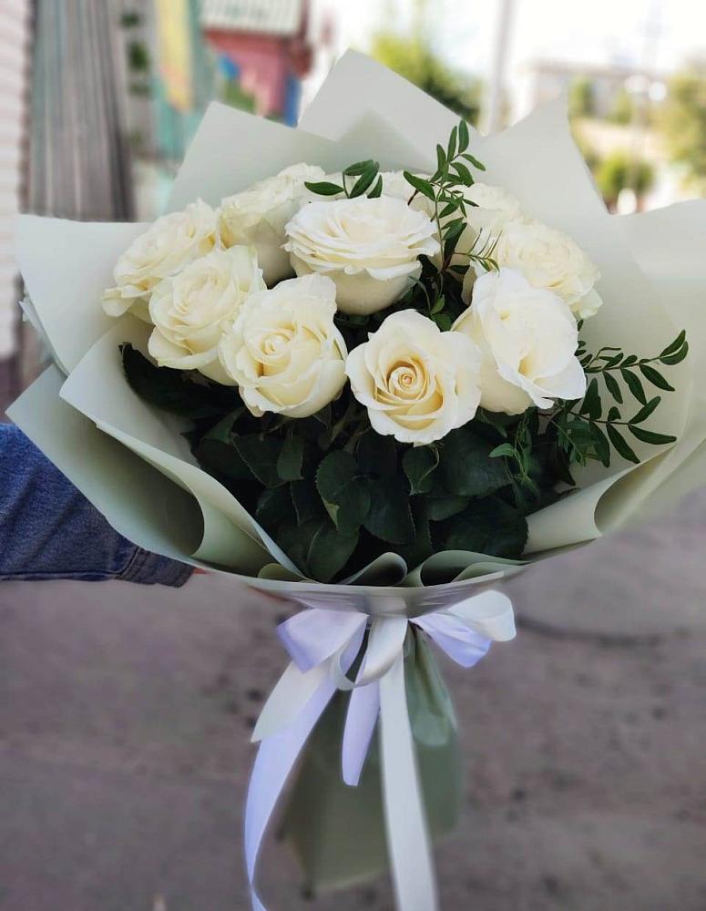 Букет Белые розы Проуд в Русской Гвоздевке