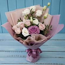 Букет цветов из:  Розы и Лизиантусы в Русской Гвоздевке