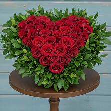 Цветочная композиция из Розы в виде сердца в Русской Гвоздевке