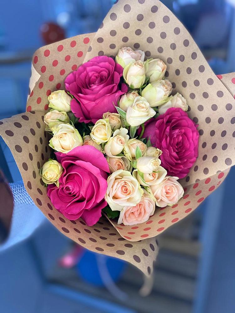 Букет цветов из: Розы в Русской Гвоздевке