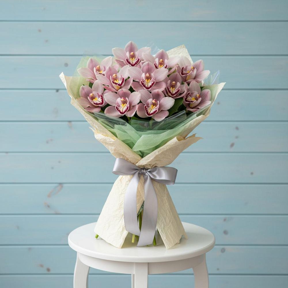 Букет цветов из: Орхидеи и Розы в Русской Гвоздевке