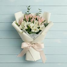 Букет цветов из:  Альстромерии в Русской Гвоздевке