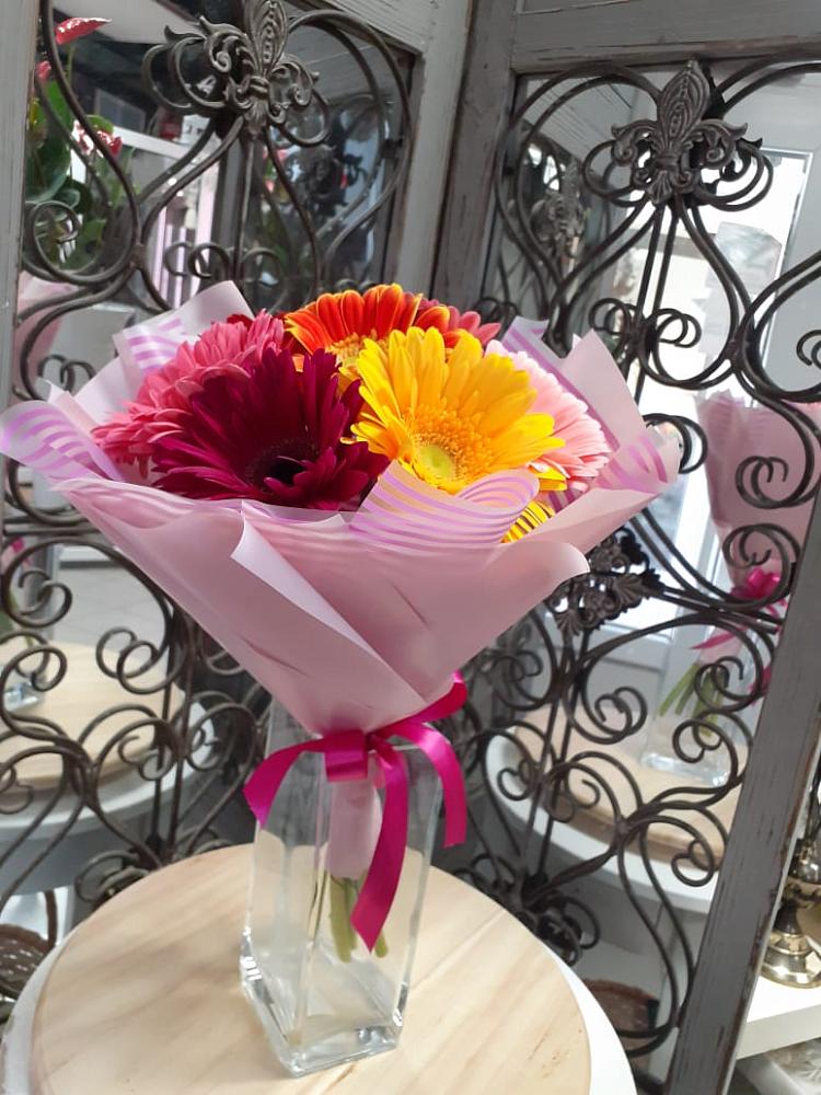 Букет цветов из: Герберы в Русской Гвоздевке