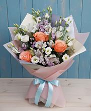 Букет цветов из:  Лизиантусы, Розы, Альстромерии и Гипсофила в Русской Гвоздевке