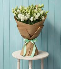 Букет цветов из:  Лизиантусы в Русской Гвоздевке