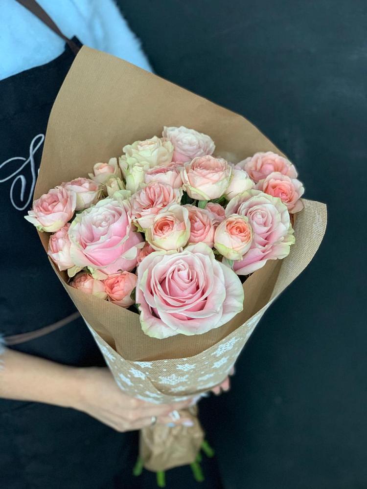 Букет цветов из: Хризантемы и Розы в Русской Гвоздевке