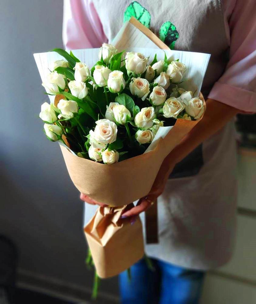 Букет цветов из: Розы в Русской Гвоздевке