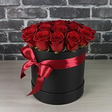 Цветочная композиция из Розы в шляпной коробке в Русской Гвоздевке