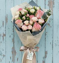 Букет цветов из:  Розы в Русской Гвоздевке
