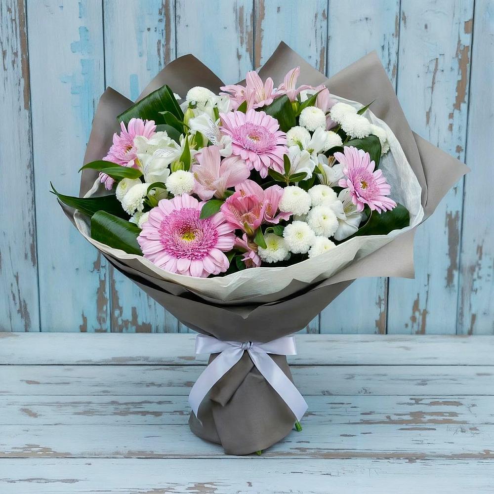 Букет цветов из: Герберы, Альстромерии и Хризантемы в Русской Гвоздевке