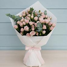 Букет цветов из:  Розы в Русской Гвоздевке