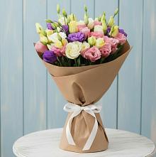 Букет цветов из:  Лизиантусы в Русской Гвоздевке