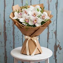 Букет цветов из:  Орхидеи и Розы в Русской Гвоздевке