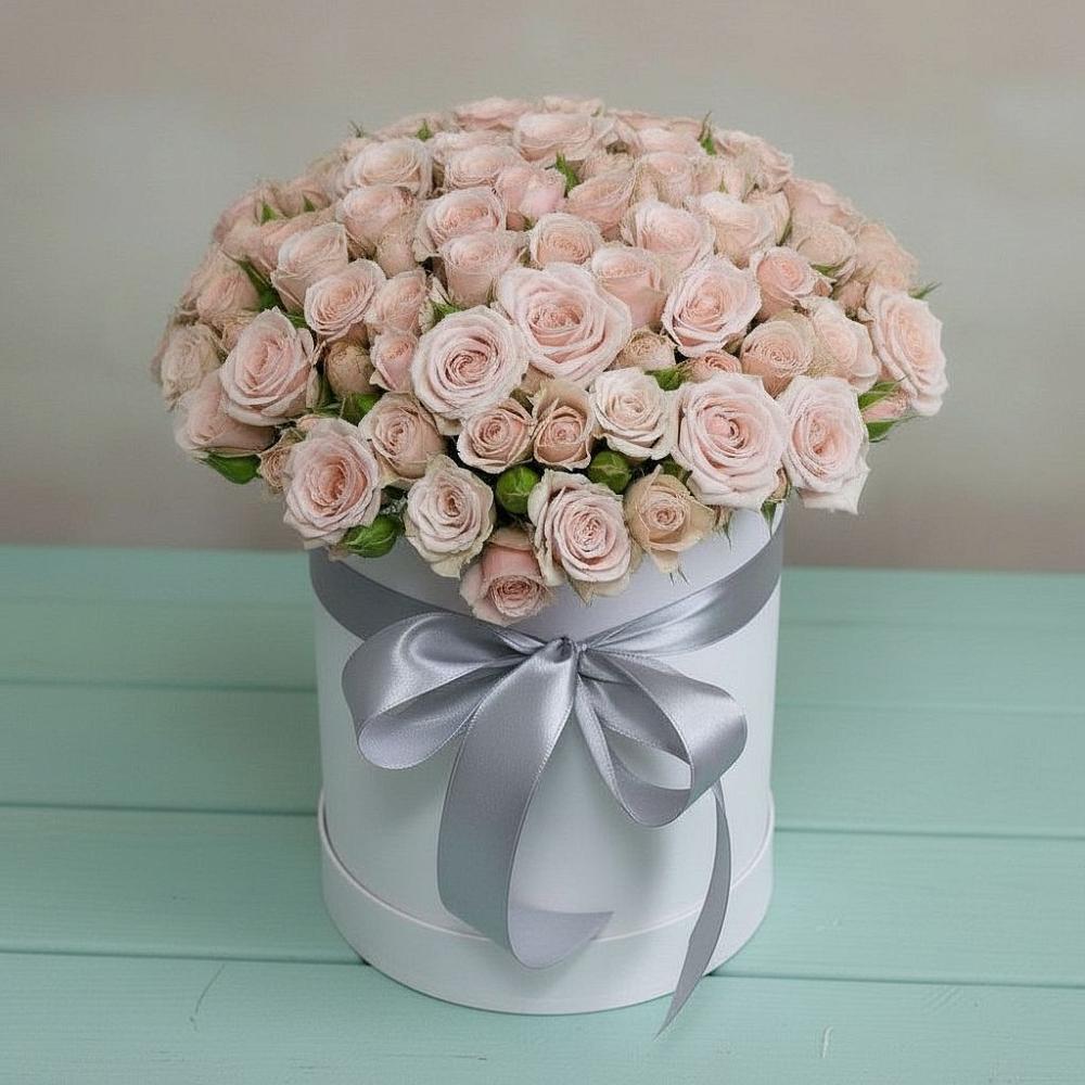 Цветочная композиция из Розы в шляпной коробке в Русской Гвоздевке